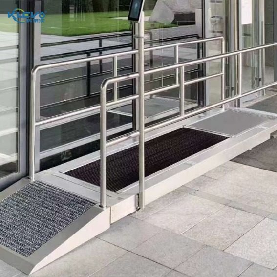 Klevo dry shoe sole cleaning machine with entry ramp at a building entrance